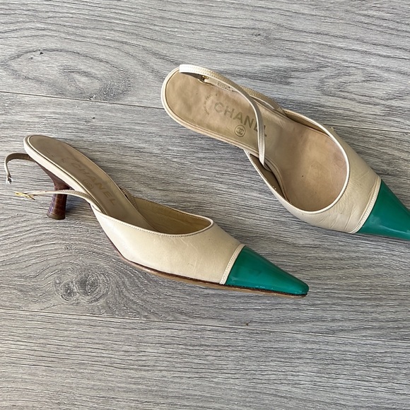 Chanel Kitten Heel - Picture 3 of 4